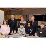 Bayerns Kultusminister Sigfried Schneider besucht Junior Campus der BMW Welt