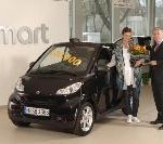 smart liefert 100.000stes Modell des neuen fortwo an Kunden aus