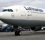 Lufthansa lowers fuel surcharge for its flights