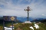 Friedenssymbol vereint Weltreligionen inmitten der Alpen