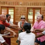 Lachyoga im südindischen Yoga-Resort SwaSwara