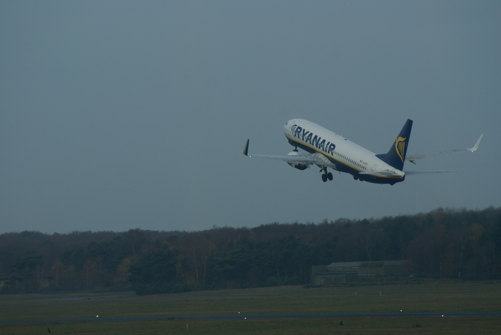 Airlines - Ryan Air, Irische No Frills Airline in Europa (05574), Foto: ©Carstino Delmonte (2009)